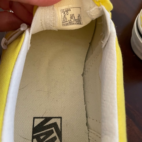 Yellow and white checked Vans barely worn size US Juniors 5 - Picture 5 of 6